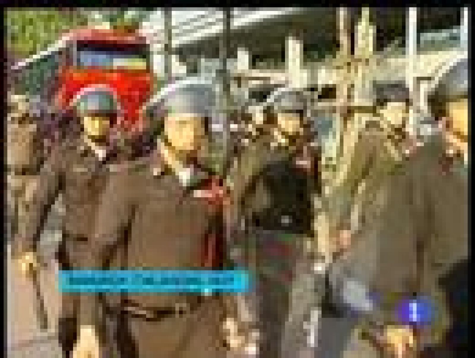 Los manifestantes opuestos al Gobierno mantienen sitiados los dos aeropuertos de Bangkok | Ver