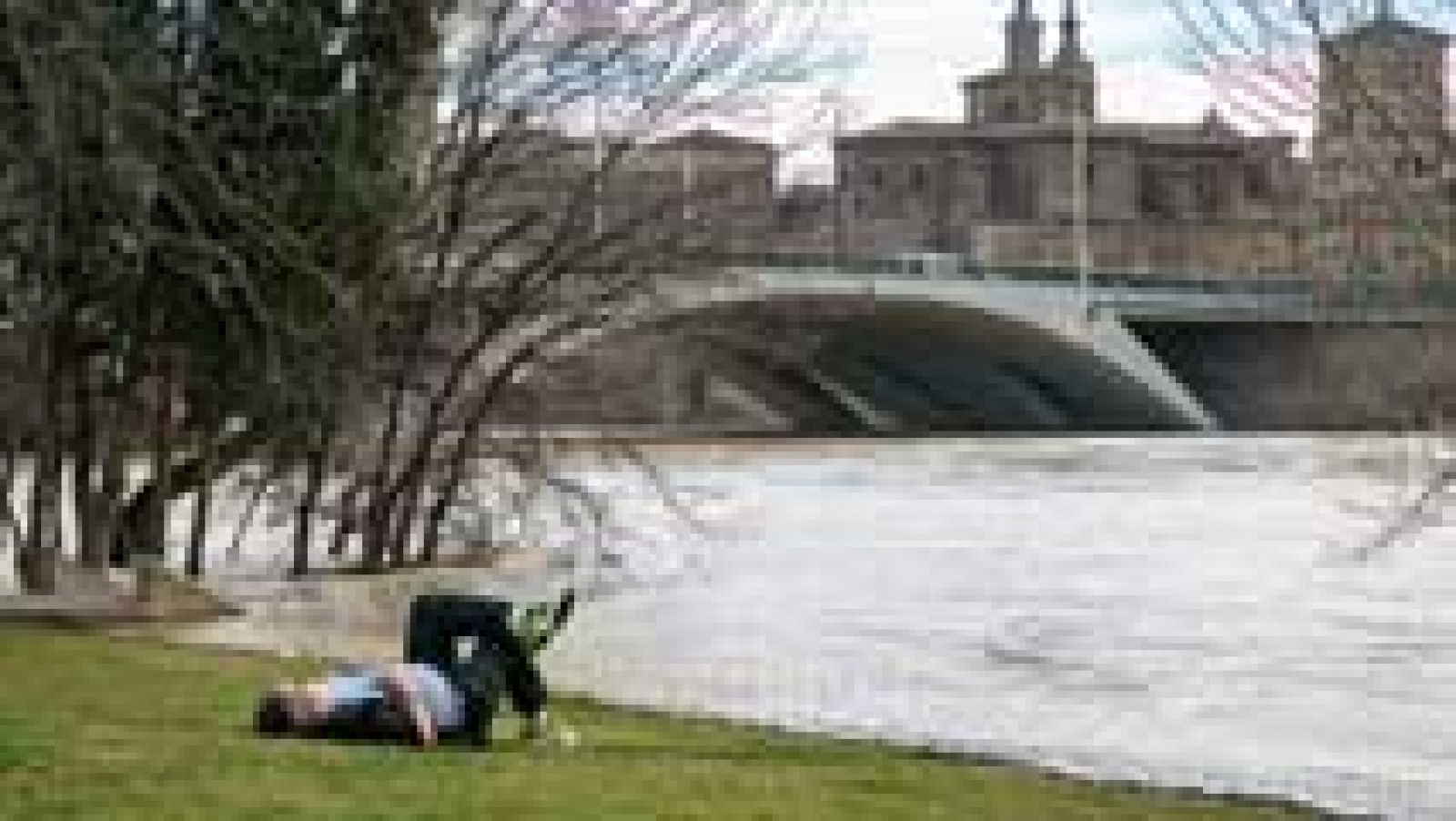 Telediario 1: El Ebro alcanza los seis metros de altura a las puertas de Zaragoza y más 1.100 metros cúbicos por segundo | RTVE Play