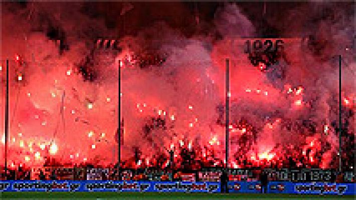 Suspenden antes del final el PAOK-Olympiakos por la violencia en el estadio 