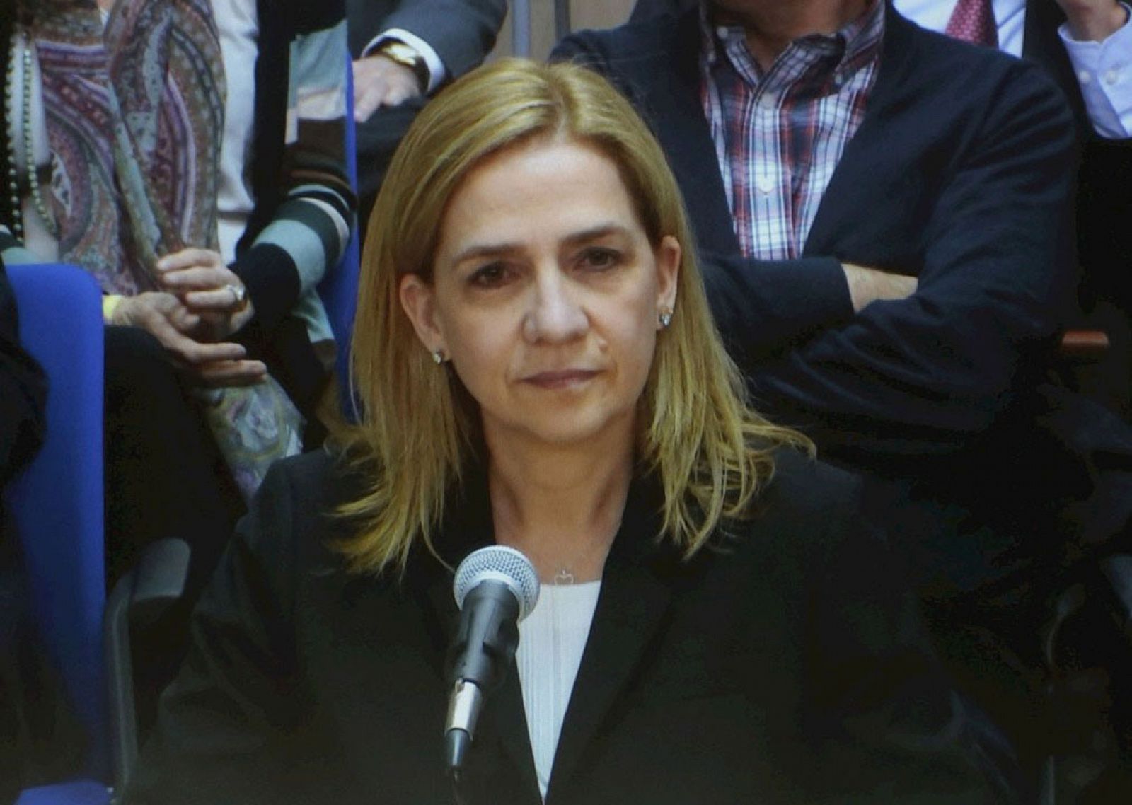 Sin programa: La infanta Cristina se desvincula de la gestión de Aizoon y asegura que no hubiera permitido ser un "escudo fiscal" | RTVE Play