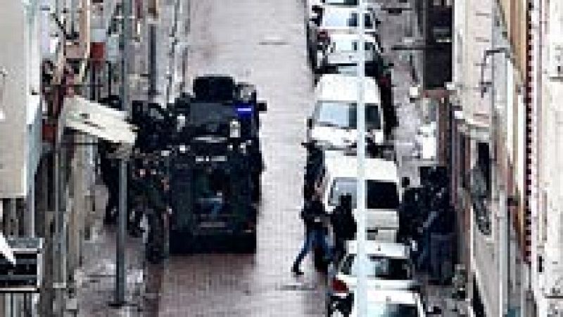 Las fuerzas especiales de Turquía abaten a dos mujeres que habían atacado una comisaría en Estambul