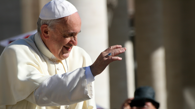 Así empieza el documental 'Francisco, el papa de los pobres'