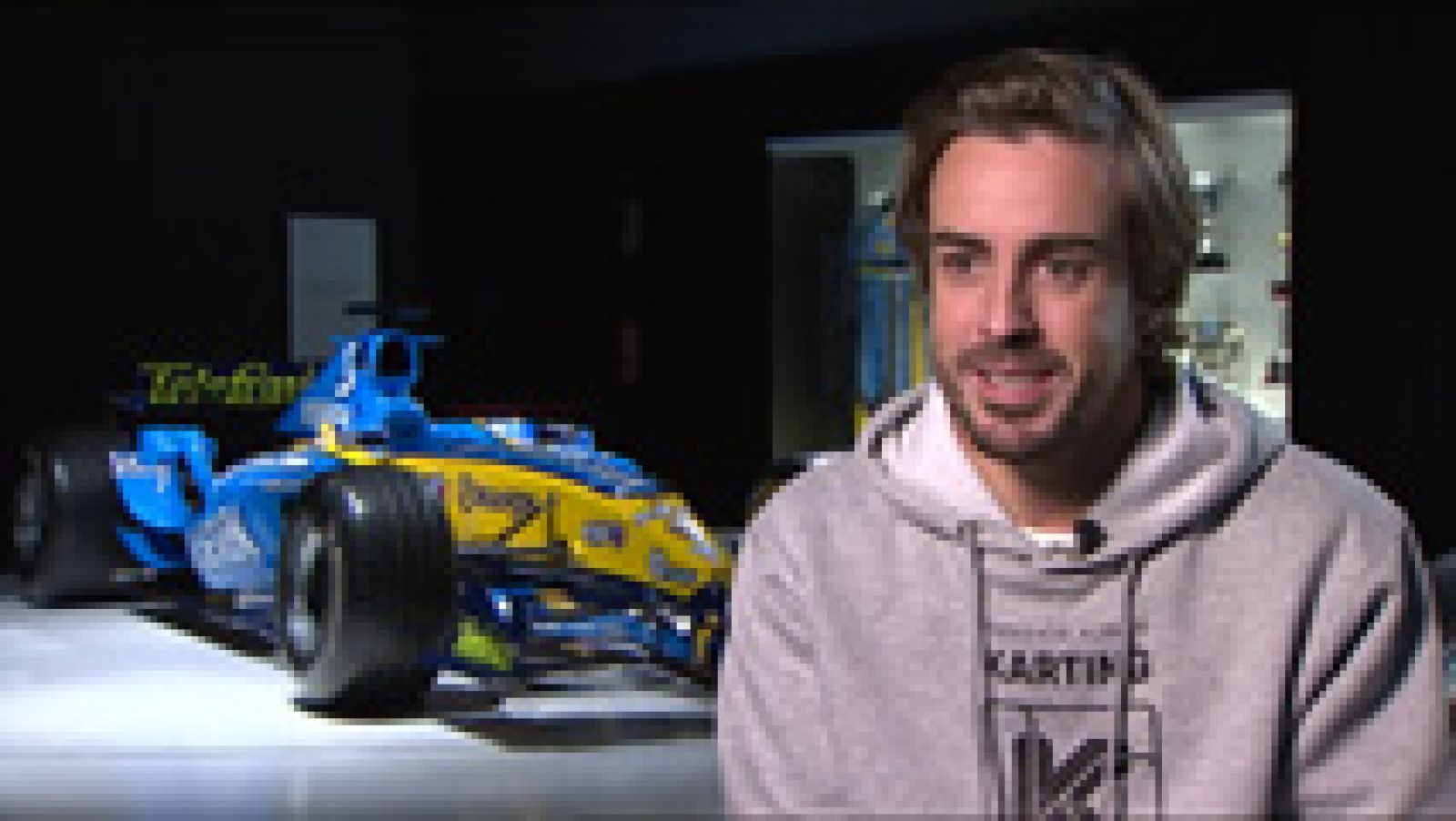 El piloto español de McLaren, Fernando Alonso, ha revelado que seguirá, al menos, dos temporadas más en el Mundial de Fórmula 1, en una entrevista que ha concedido en exclusiva para TVE. También dijo que hubo negociaciones hace dos años para haber re
