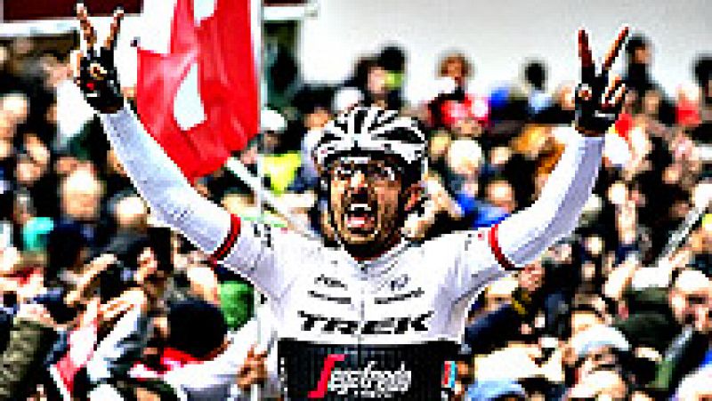 El suizo Fabian Cancellara (Trek-Segafredo) ha ganado en Siena (Italia) la Strade Bianche por tercera vez en su carrera al vencer al checo Zdenek Stybar en el sprint (Etixx-Quick Step).