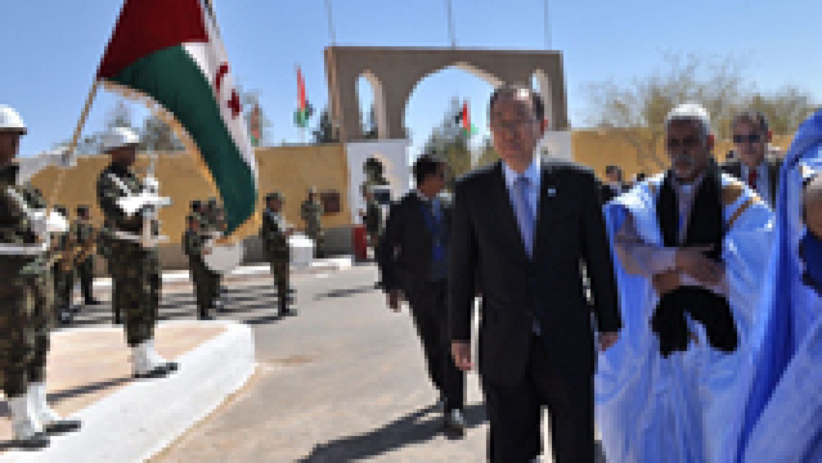 Ban Ki-moon visita los campos de refugiados saharauis - Telediario 1 | Ver