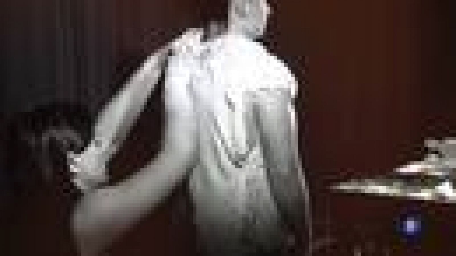 Us mostrem la nova exposició del centre d'Art La panera de LLeida "Vestir i desvestir cossos". | Veure