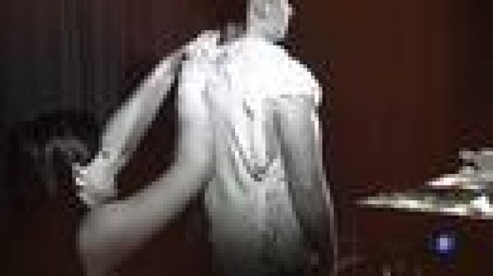 L'Informatiu - Us mostrem la nova exposició del centre d'Art La panera de LLeida "Vestir i desvestir cossos".