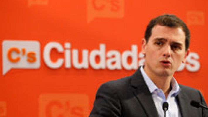 Telediario 1 - Ciudadanos pide a PP y a Podemos que abandonen los extremos y se sienten a negociar