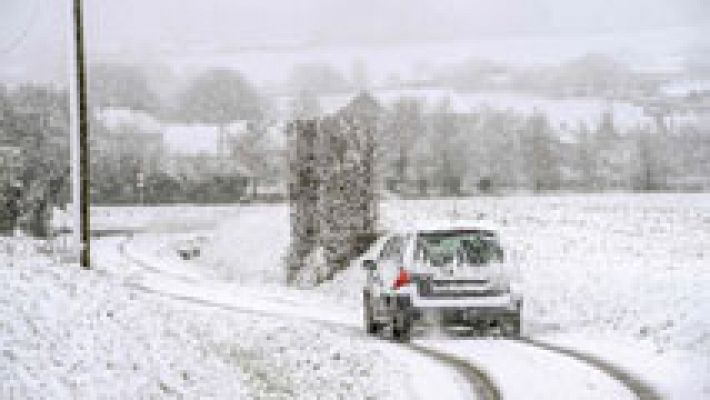 Nevadas en cotas bajas, viento fuerte y descenso de las temperaturas