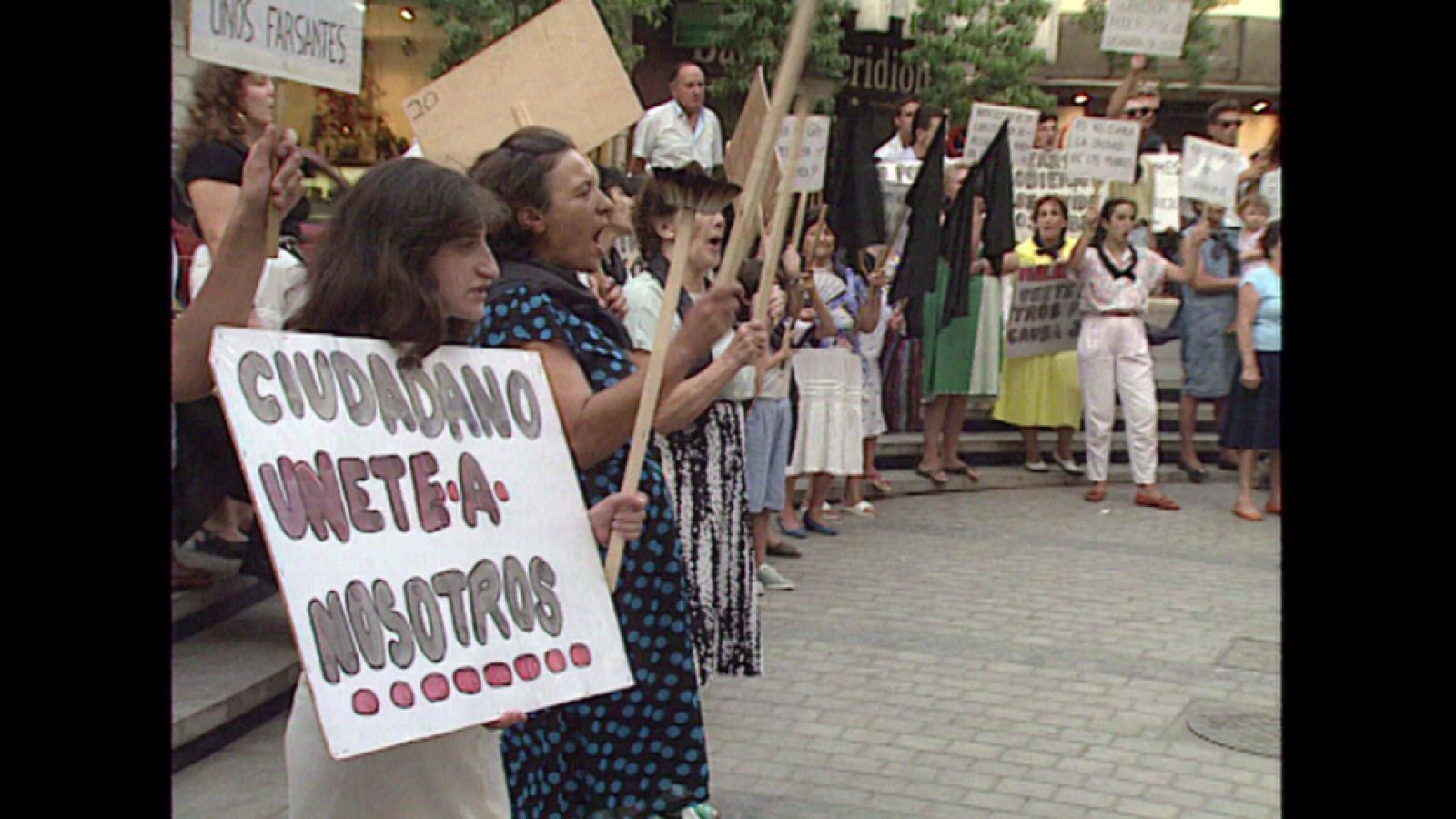 Metrópolis - Arte Corporativo: Sin vivienda