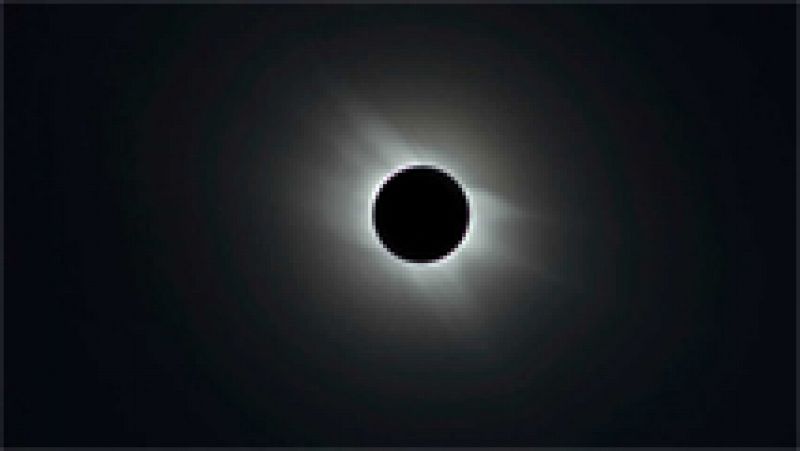 Investigadores, aficionados y medios de comunicación se preparan en Célebes (Indonesia) para retransmitir a todo el mundo por internet el eclipse total de sol de esta madrugada, fascinados por un espectáculo natural cuyo influjo va más allá de cienci