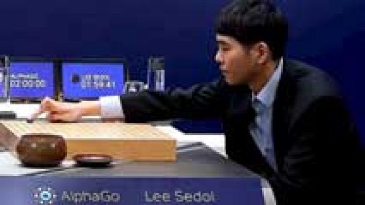 AlphaGo gana la primera partida de máquina contra humano en el juego de "go"