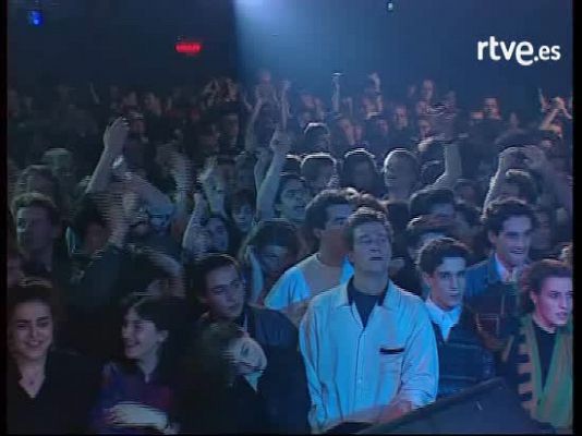  - "Aviones plateados", El Último de la Fila