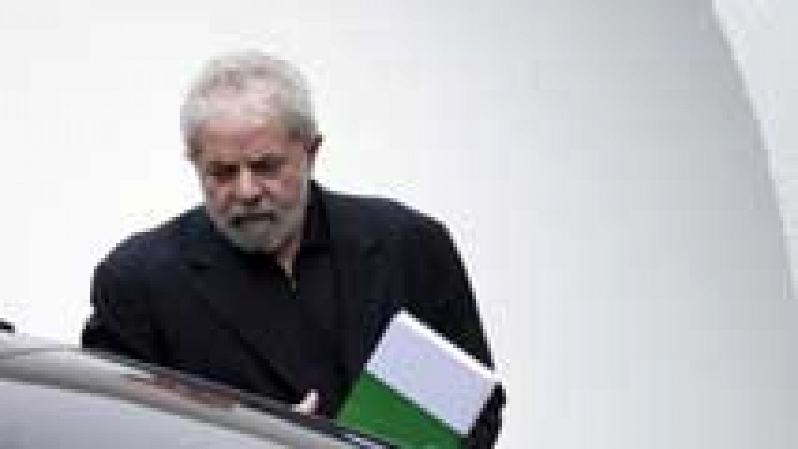 La Fiscalía brasileña presenta cargos contra Lula da Silva por varios delitos