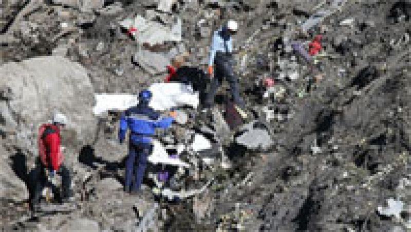 Francia dará a conocer el informe final de las causas de la tragedia aérea de Germanwings en los Alpes