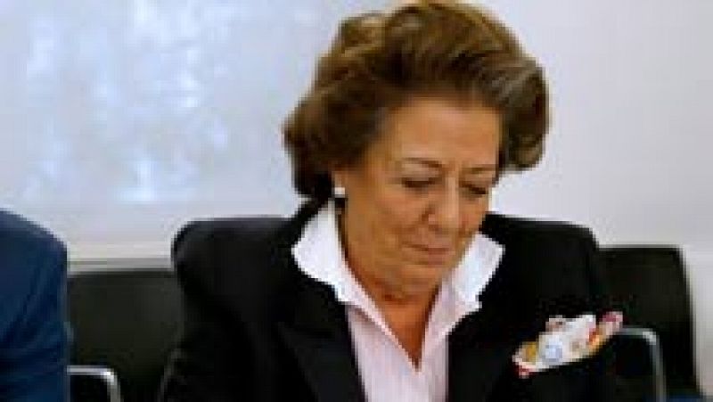 El juez imputa al PP de Valencia por blanqueo y ofrece a Rita Barberá declarar voluntariamente