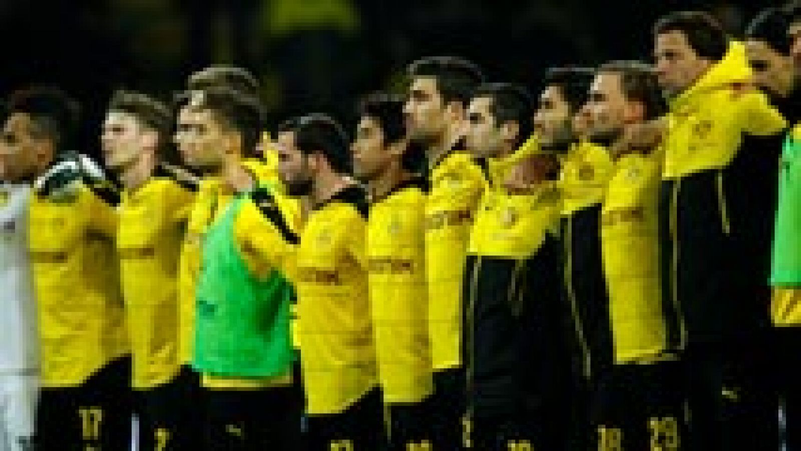 Telediario 1: Homenaje del Borussia Dortmund a un aficionado fallecido en las gradas | RTVE Play