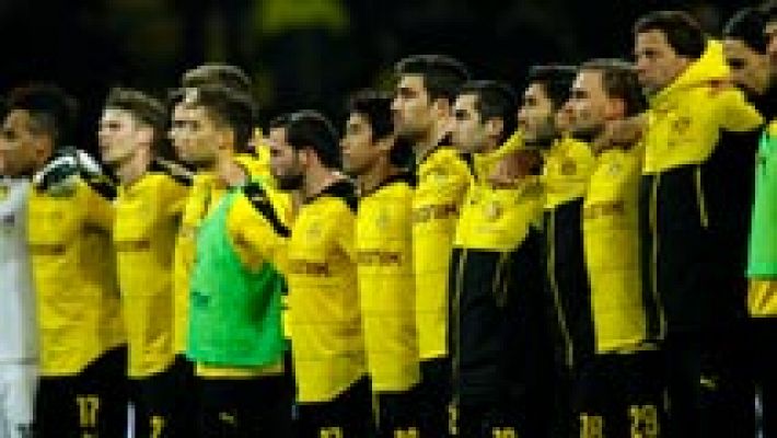 Homenaje del Borussia Dortmund a un aficionado fallecido en las gradas