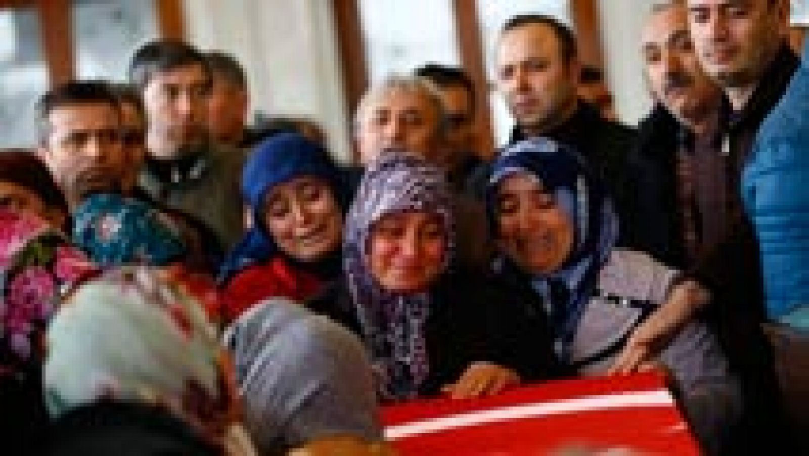 Telediario 1: Turquía identifica a una mujer como la autora material de los terroristas suicidas de Ankara | RTVE Play