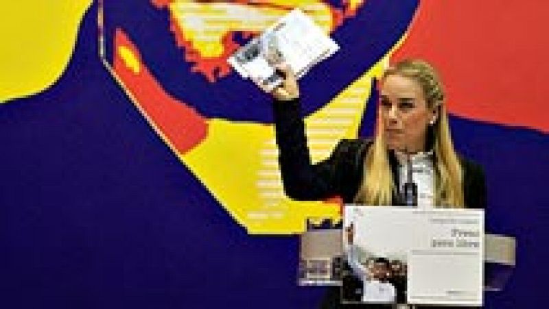 Lilian Tintori presenta en Madrid el libro escrito por su marido, el opositor venezolano Leopoldo López, en la cárcel