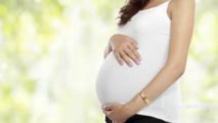 Telediario 1 - Las españolas esperan hasta los 30 para ser madres y se sitúan a la cola de Europa