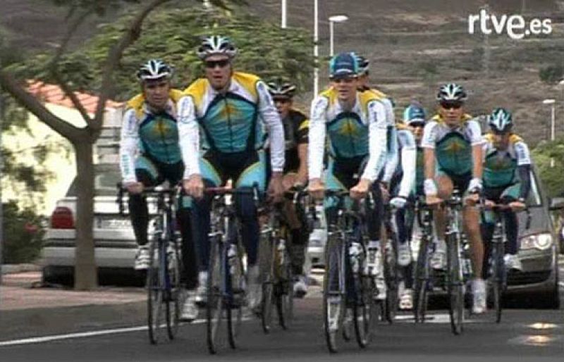 Lance Amstrong ya está rodando con Astana. El martes entrenará con Alberto Contador.