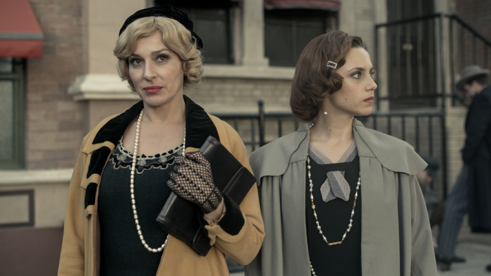 El Ministerio del Tiempo - Lola cuenta la verdad a Amelia