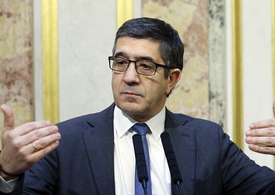López critica la "arbitrariedad" del Gobierno por negarse a someterse al control parlamentario
