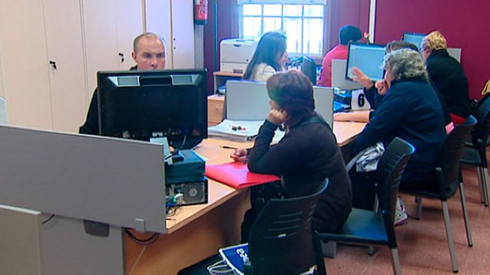 Telediario 1 - El Gobierno convoca 13.427 plazas de empleo público este año, un 62% más que en 2015