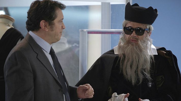 José Mota presenta - 'Nostradamus hoy' Tienda de ropa