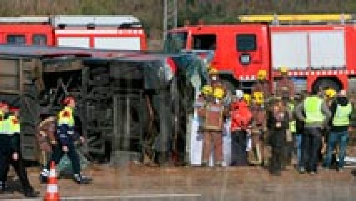 Al menos 13 muertos en un accidente de autobús en Tarragona