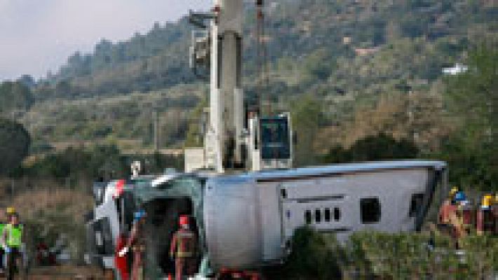 Varios muertos en un accidente de autocar con universitarios en Tarragona