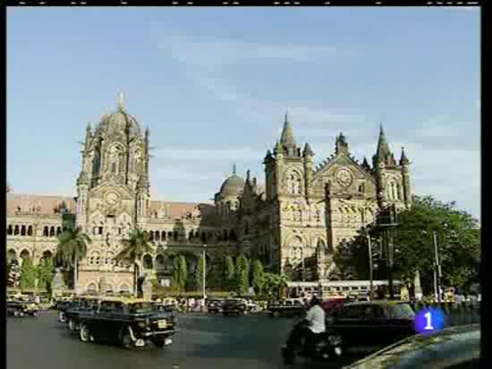 Luis Pérez, enviado especial de TVE, repasa los escenarios en los que se produjo la masacre de Bombay. 