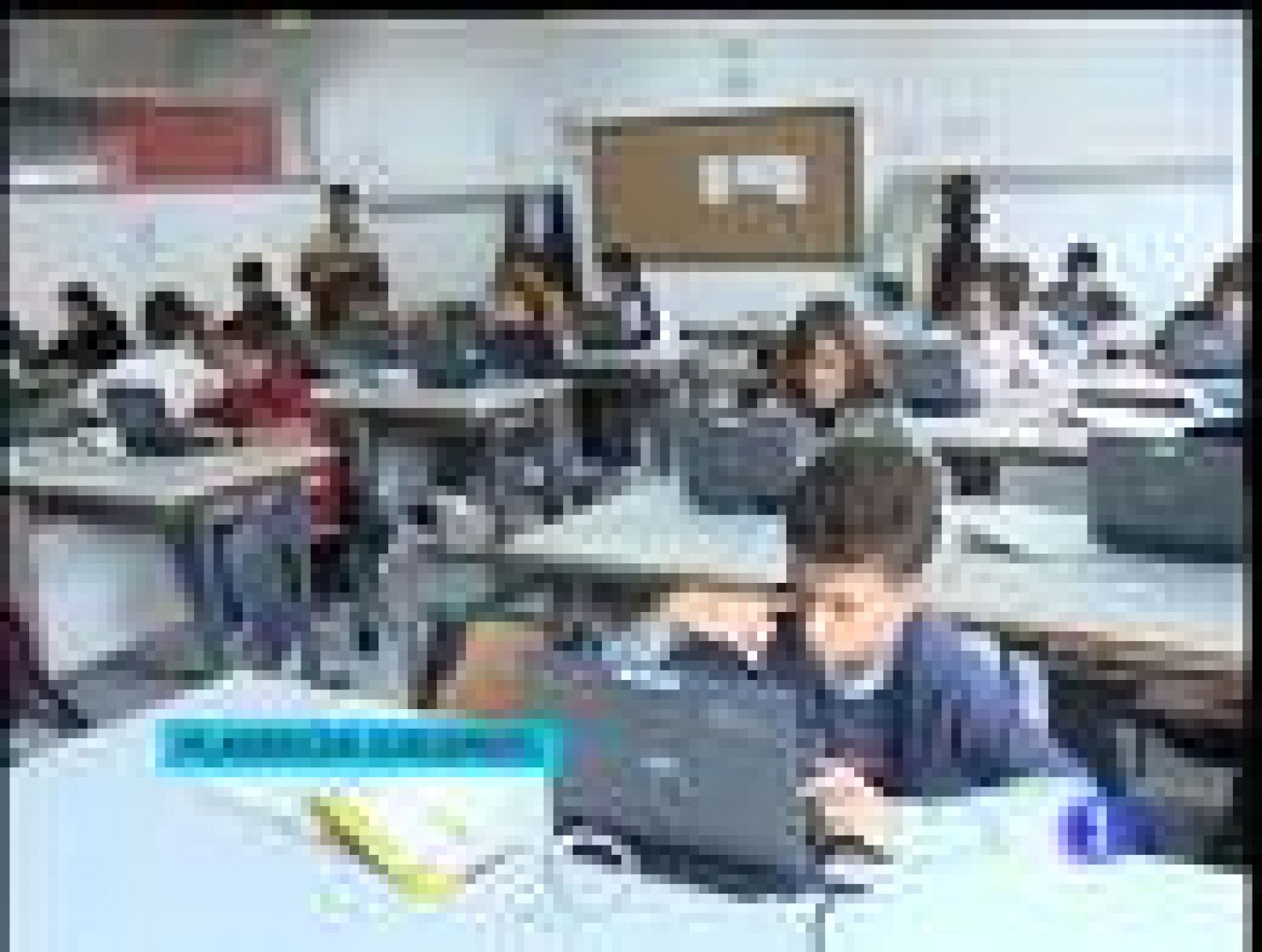 Noticias de Extremadura: Un portátil para cada estudiante | RTVE Play