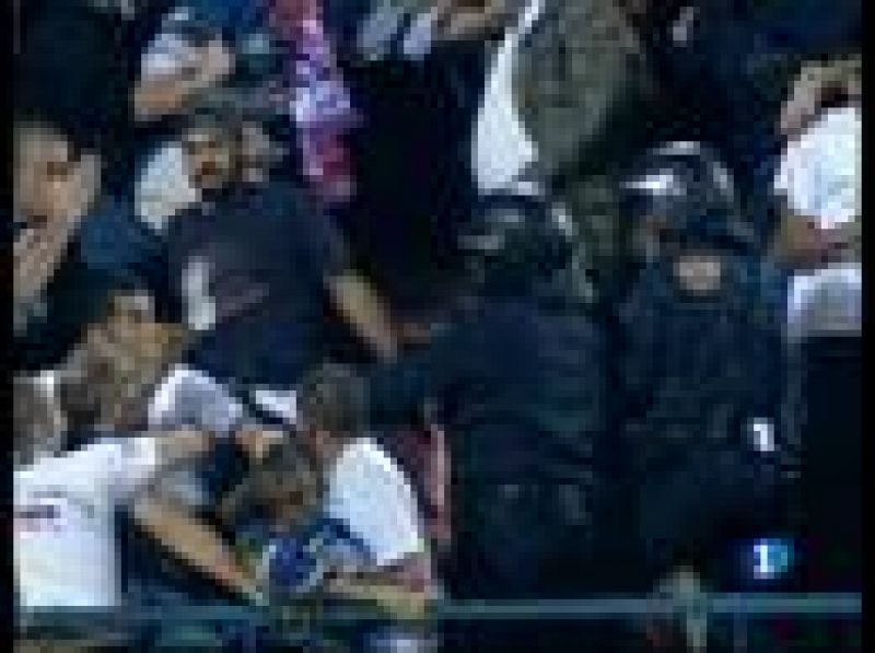 Dos meses después de los incidentes con el Olympique de Marsella en el Vicente Calderón, las amenazas de muerte contra aficionados, directivos y jugadores del Atlético prosiguen y empañan la expedición rojiblanca la próxima semana.