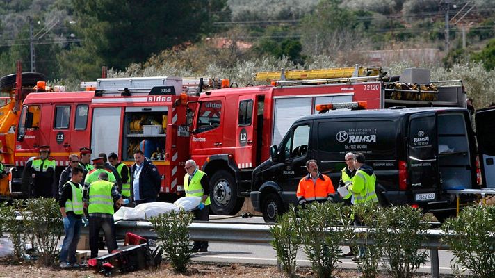 Telediario 1 - Siete italianas y jóvenes de otros cinco países, entre las víctimas mortales del autocar accidentado