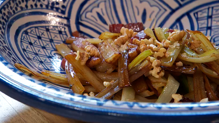 RTVE Cocina - Receta de acelgas con nueces y jamón
