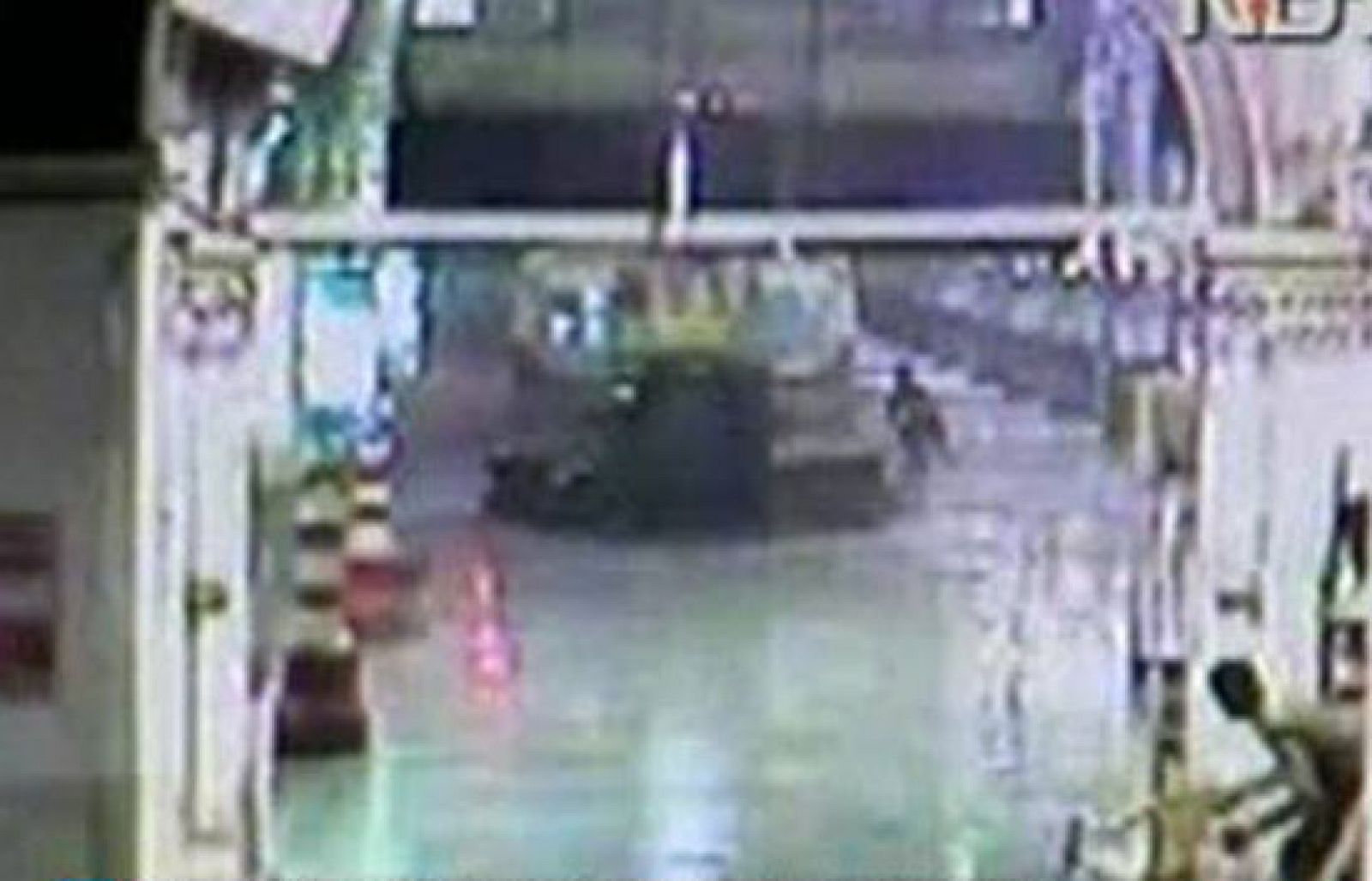 Imágenes del momento del atentado en la estación de trenes de Bombay donde murieron más de cincuenta personas.