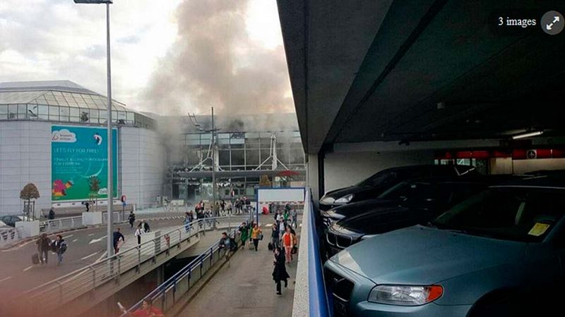 Imágenes del interior del aeropuerto de Zaventem en Bruselas durante su evacuación tras las dos explosiones