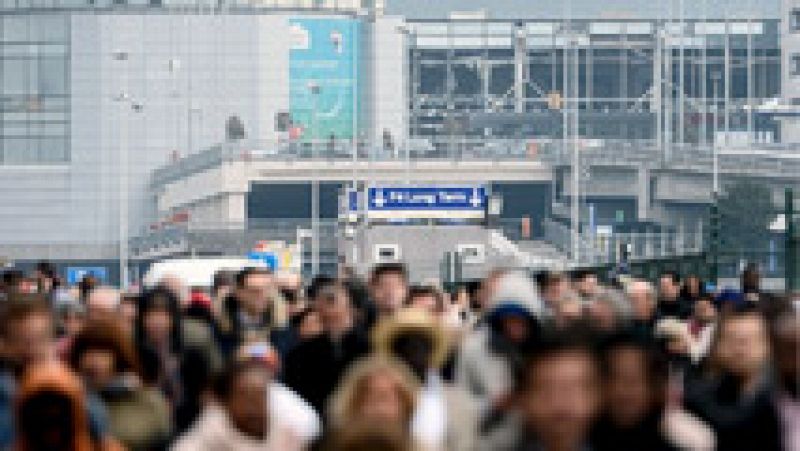 El terrorismo golpea Bruselas con tres explosiones en el aeropuerto y el metro