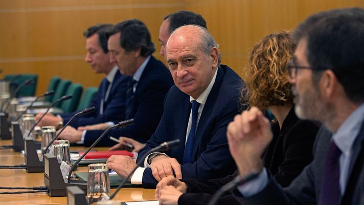 Telediario 1 - España mantiene el nivel de alerta 4 antiterrorista pero refuerza la seguridad en los aeropuertos