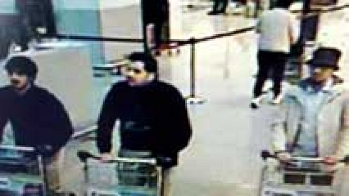 Telediario 1 - En busca del tercer sospechoso de los atentados de Bruselas