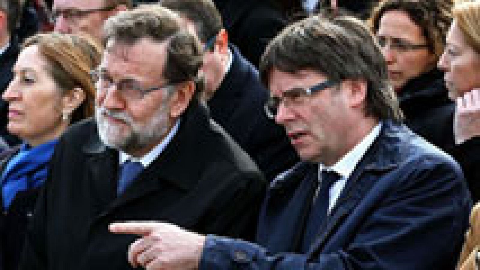 Telediario 1: Rajoy y Puigdemont coinciden en el acto por las víctimas de Germanwings pero no acuerdan reunirse | RTVE Play
