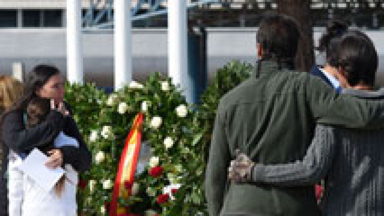 Los familiares de las víctimas de Germanwings recuerdan a sus seres queridos en el primer aniversario