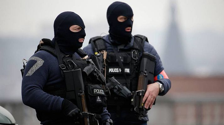 Telediario 1 - Aumenta las críticas a la policía belga tras los atentados