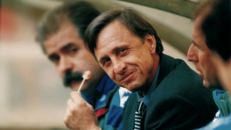 El chupa chups, el arma de Cruyff contra el tabaco