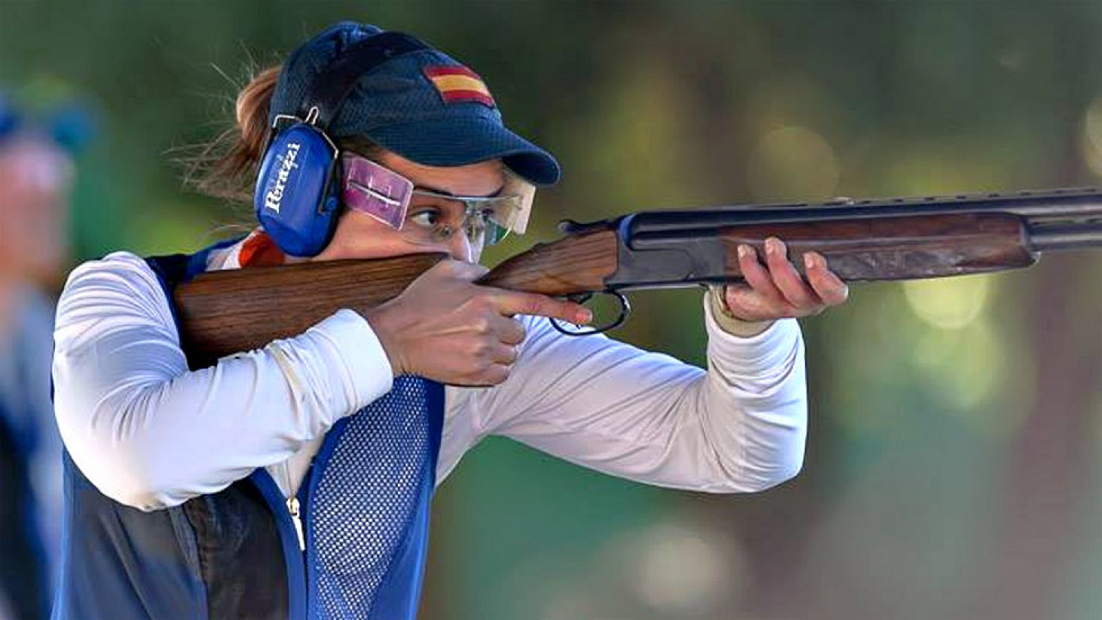 Los deportistas españoles afinan la punteria antes de los juegos olimpicos de Rio. En Chipre, el español Alberto Fernández ha conseguido la medalla de oro y Antonio Bailón la de plata. Y España termina primera del medallero con 4 medallas.