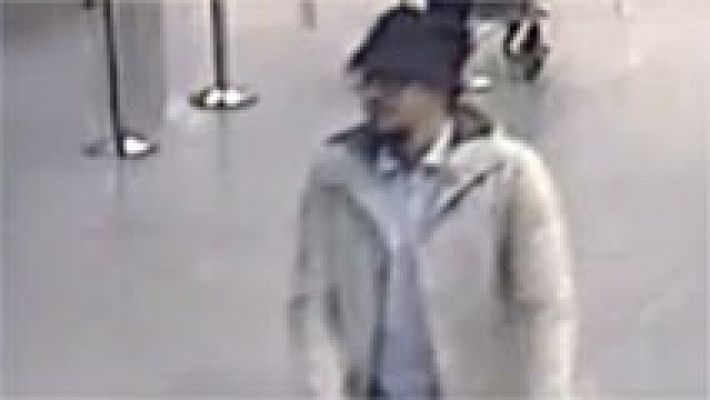 La policía difunde un video del 'terrorista del sombrero'