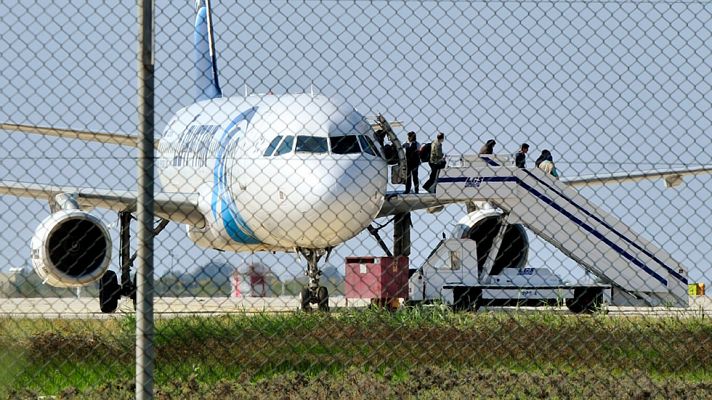Aterriza en Chipre un avión de Egyptair secuestrado