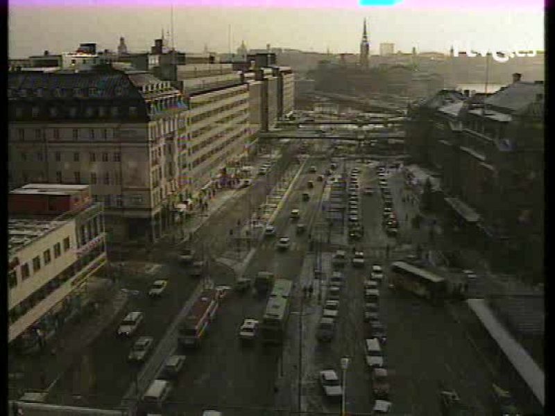 Breve reportaje sobre lo orgullosos que están los suecos de los premios Nobel y el interés con el que siguen la entrega de los galardones. 